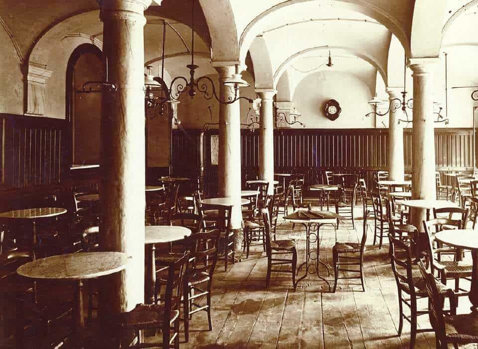 INTERIOR OF THE OLD RESTAURANT IN BIELLA image